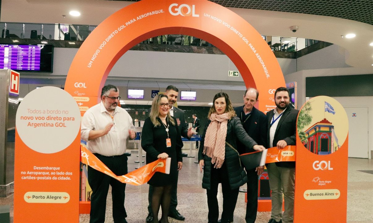 Rafael Araujo, diretor de Planejamento de Malha Aérea da Gol, Ana Paula Melo Batimanza, gerente da base Gol de Porto Alegre, Edgar Nogueira, COO da Fraport, Ticiane Sanches da Silveira, gerente Regional de Aeroportos da Gol, Marcos Tognato, especialista de Relações Institucionais da Gol, e Pedro Navega, head de Aviação Comercial da Fraport