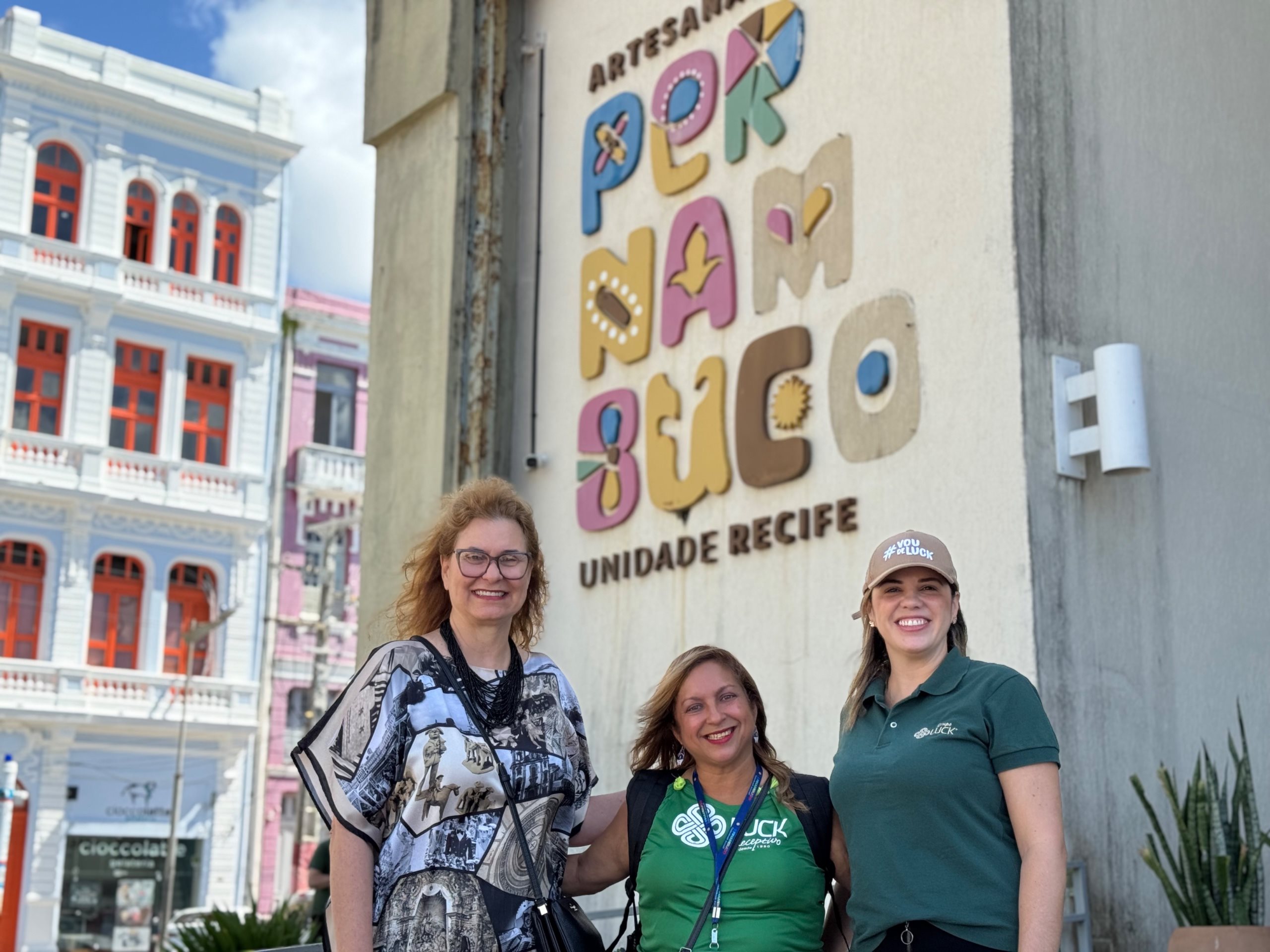 Sandra Luck, Renatinha Pernambucana e Michelly Alves, da Luck Receptivo