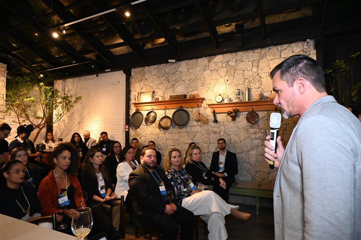Renato Romero, da Minerva Foods, e Denis Vicentainer, da Paytrack