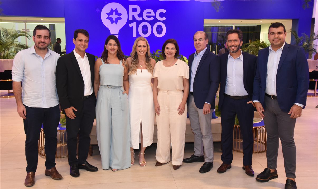 Eduardo Loyo, da Empetur, Paulo Cavalcanti Menezes, Carol Baía e Tatiana Menezes, do Recife Expo Center, Priscila Krause, governadora em exercício de Pernambuco, Romero Maranhão Filho, sócio investidor do complexo, Rodrigo da Fonti e João Mendes, do Recife Expo Center