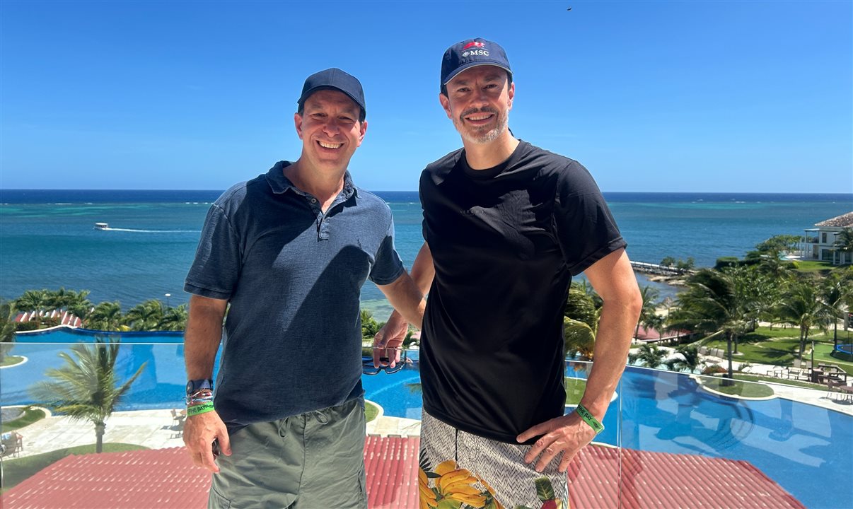 Adrian Ursilli e Eduardo Simões, da MSC Cruzeiros, em Honduras