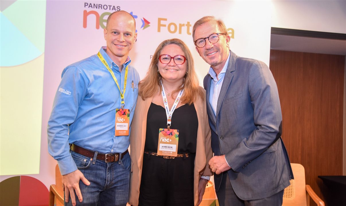 José Guilherme Alcorta, da PANROTAS, ao lado de Catarina Martins e Philippe Godefroit, gerente nacional de Vendas e gerente geral do Gran Marquise, respectivamente