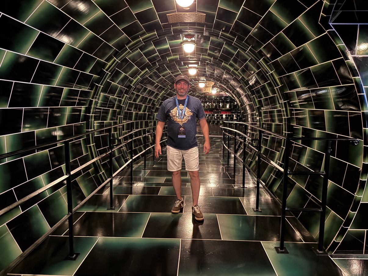 Time da Universal Destinations e Experiences com habitantes do mundo de Harry Potter Ministry of Magic: Juliana Baraldi, Gabriella Cavalheiro, Alessandra Santos, Renato Gonçalves, e Martim Diniz