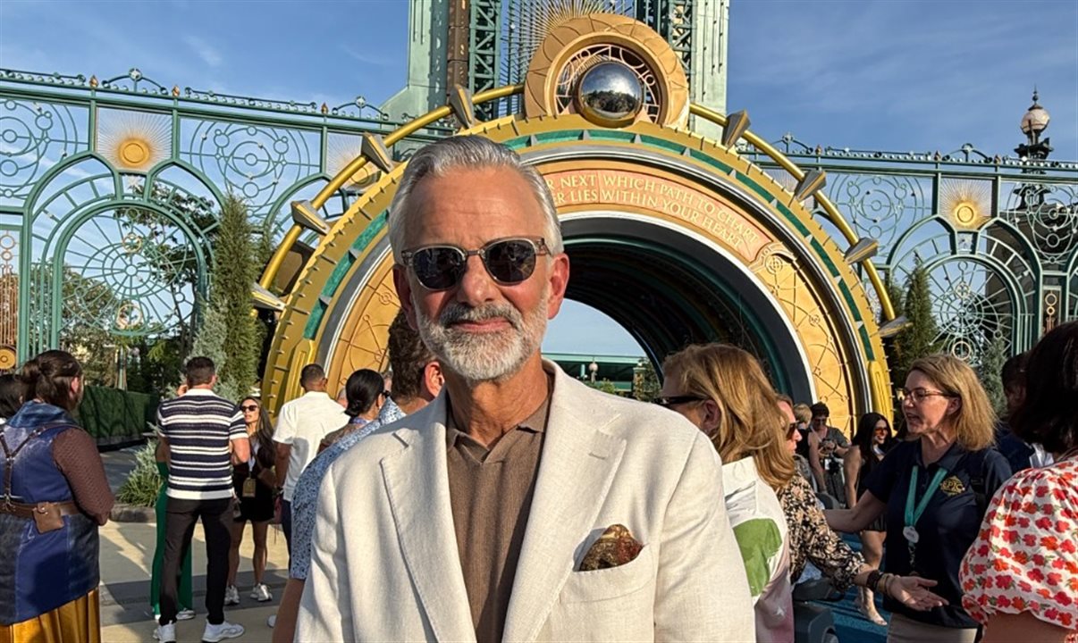 Mark Woodbury, chairman e CEO da Universal Destinations & Experiences, destacou que o Epic Universe é um marco na indústria de parques temáticos e no destino Orlando