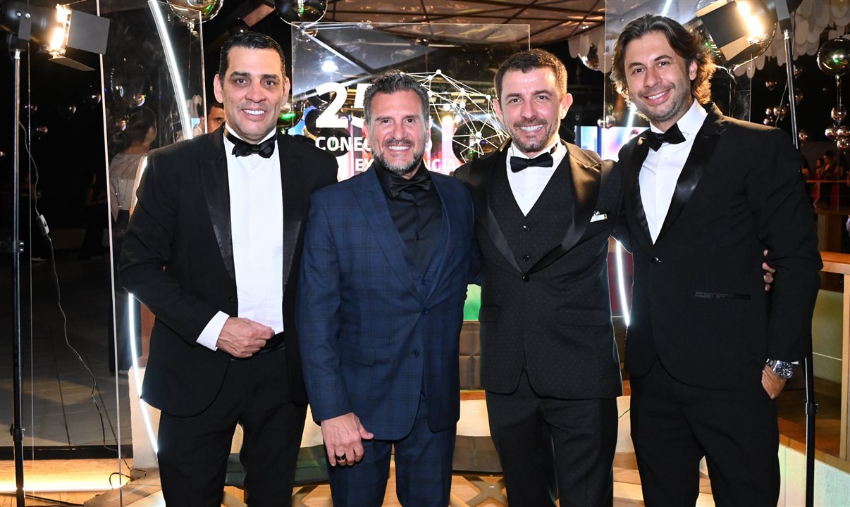 Sirdeley Santos, da Central de Eventos, Marcos Vinicio, da Dagaz, Ugo Cicogna, do Club Med, e Thiago Vasconcellos, Opus Viagens e Eventos