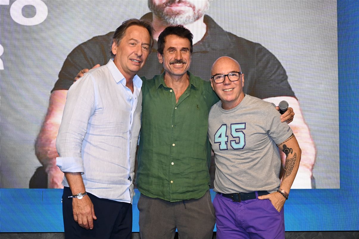 Eriberto Leão entre Janyck Daudet e Marco Oliva, do Club Med,