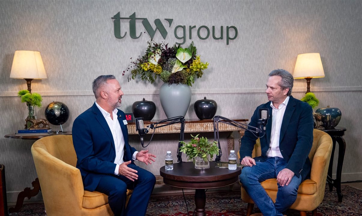 Simon Mayle, diretor da ILTM, e Eduardo Gaz, CEO do TTW Group