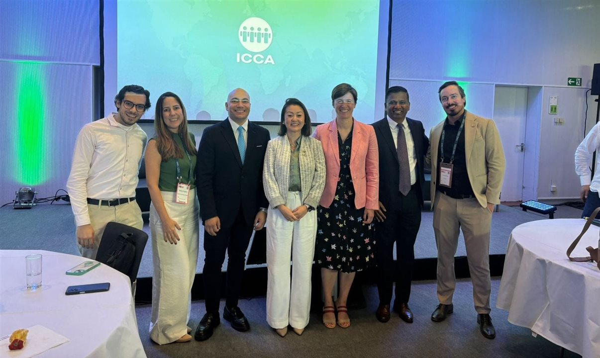 Gabriel Valentino, do Visite São Paulo; Tatiana Kingston, do Visit Rio; Andrés Escandón, da ICCA; Cintia Hayashi, da Embratur; Marta Gomes, presidente da ICCA Global; Senthil Gopinath, CEO da ICCA Global; e Vinicius Pujol, da Embratur<br/><br/>
