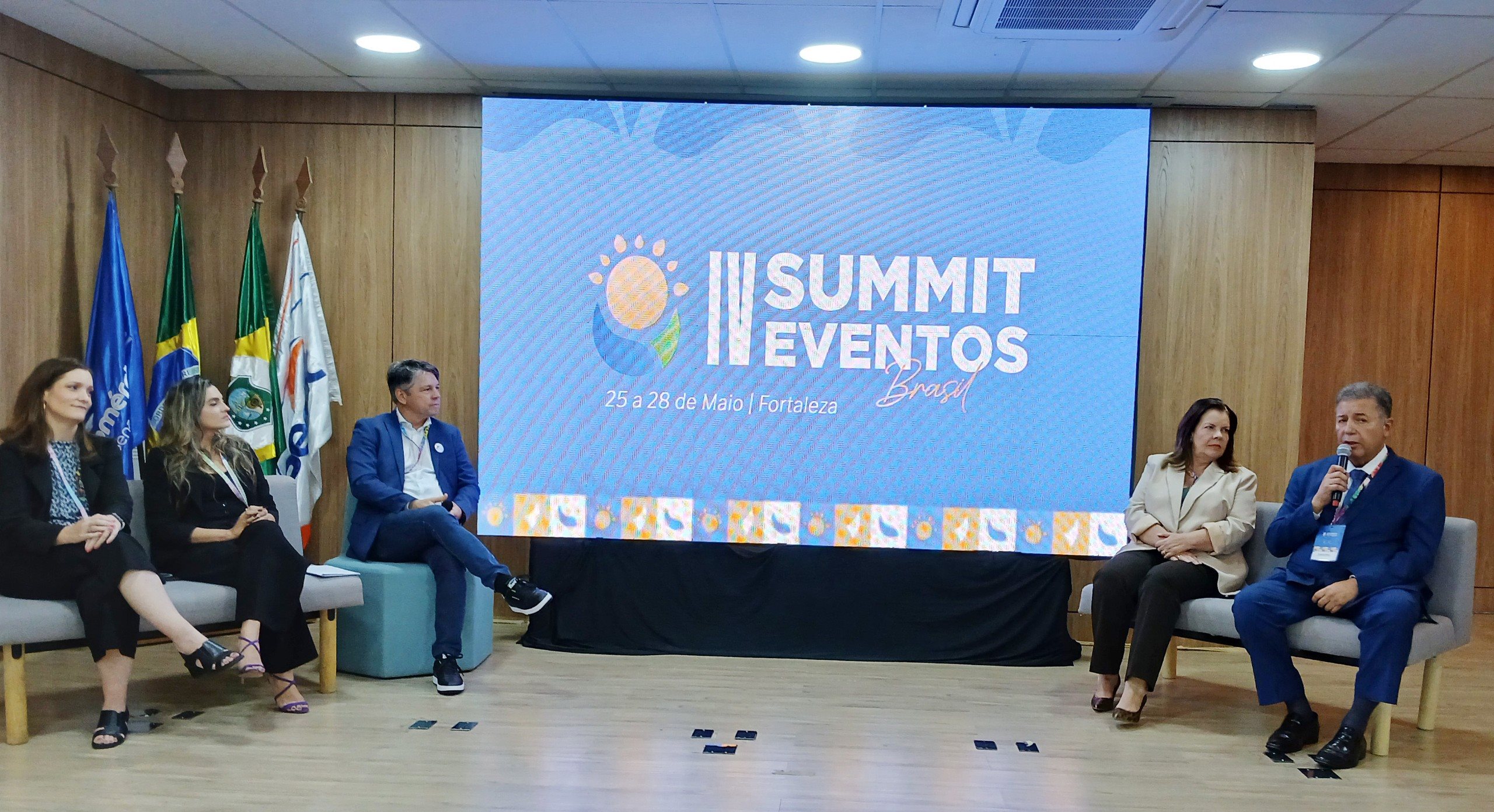 Nesta edição, que se encerra amanhã (27), o evento contou com cerca de 300 participantes, dos quais quase 100 associados da Abeoc Brasil