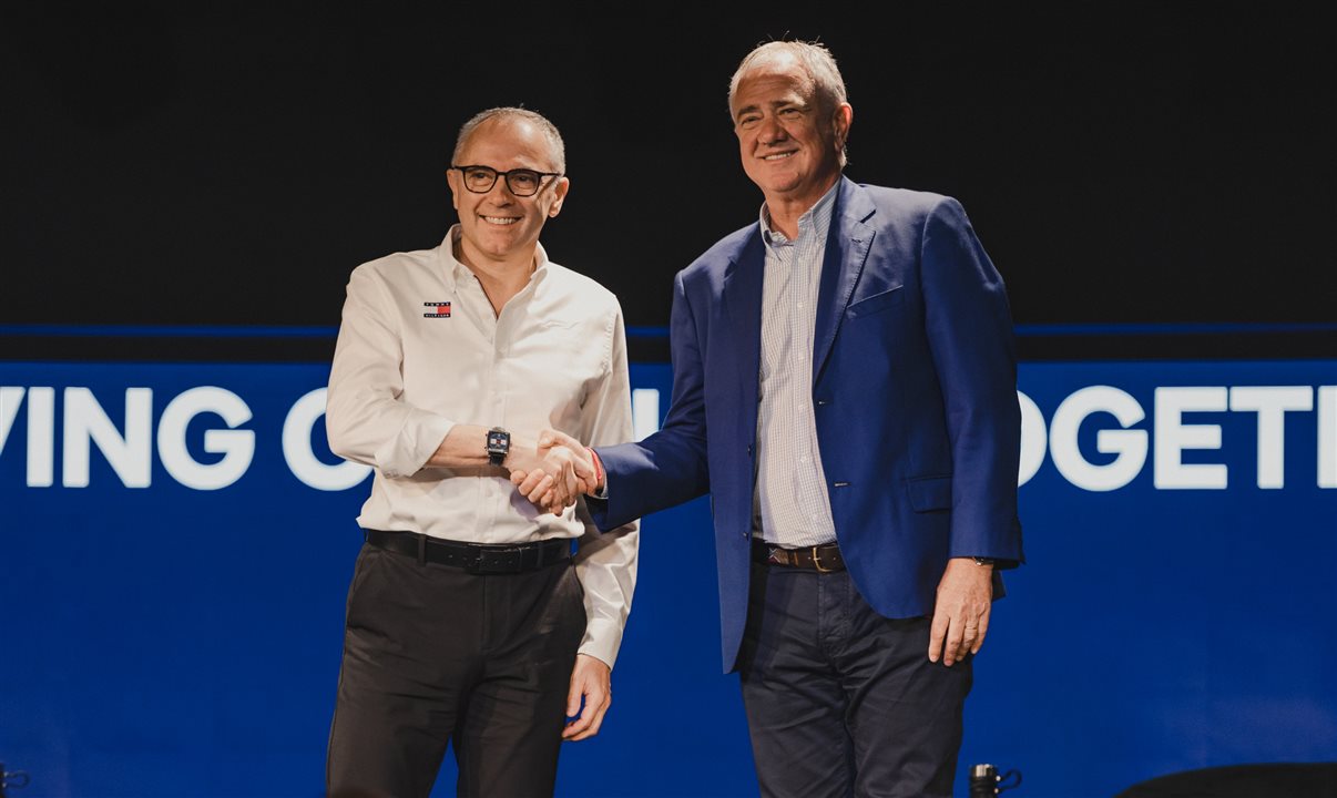 Stefano Domenicali, presidente e CEO da Fórmula 1, e Pierfrancesco Vago, presidente executivo da Divisão de Cruzeiros do Grupo MSC