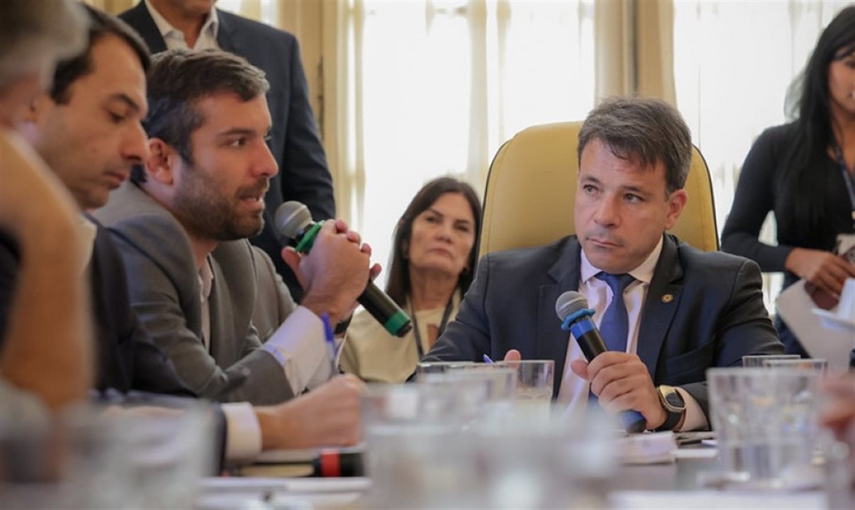 Vereadores da Câmara do Rio realizaram uma reunião com representantes do Poder Executivo para esclarecer dúvidas sobre o Projeto de Lei Complementar que aprova a construção do novo parque temático