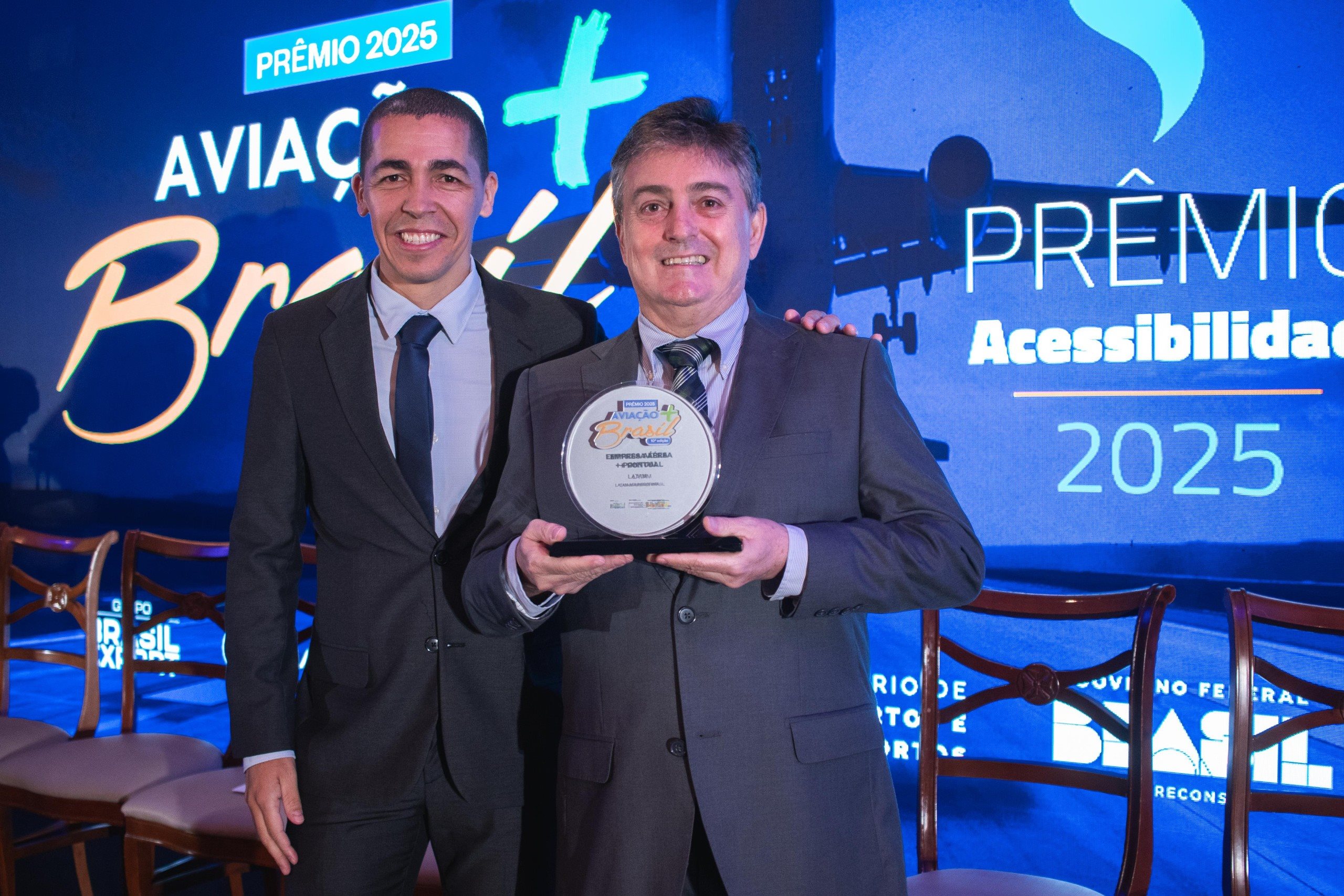 Danilo Gomes, coordenador de OTP da Latam Brasil, e Samuel Di Pietro, diretor do Centro de Operações da Latam Brasil