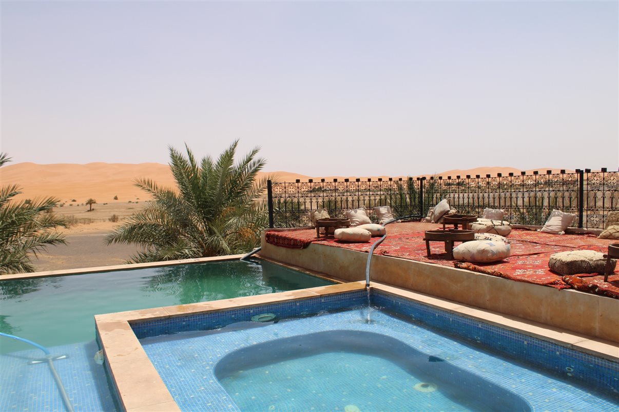 Fachada do Riad Xaluca, aos pés do deserto