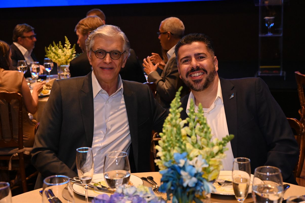 Douglas Camargo e Siderley Santos, ambos da Abracorp