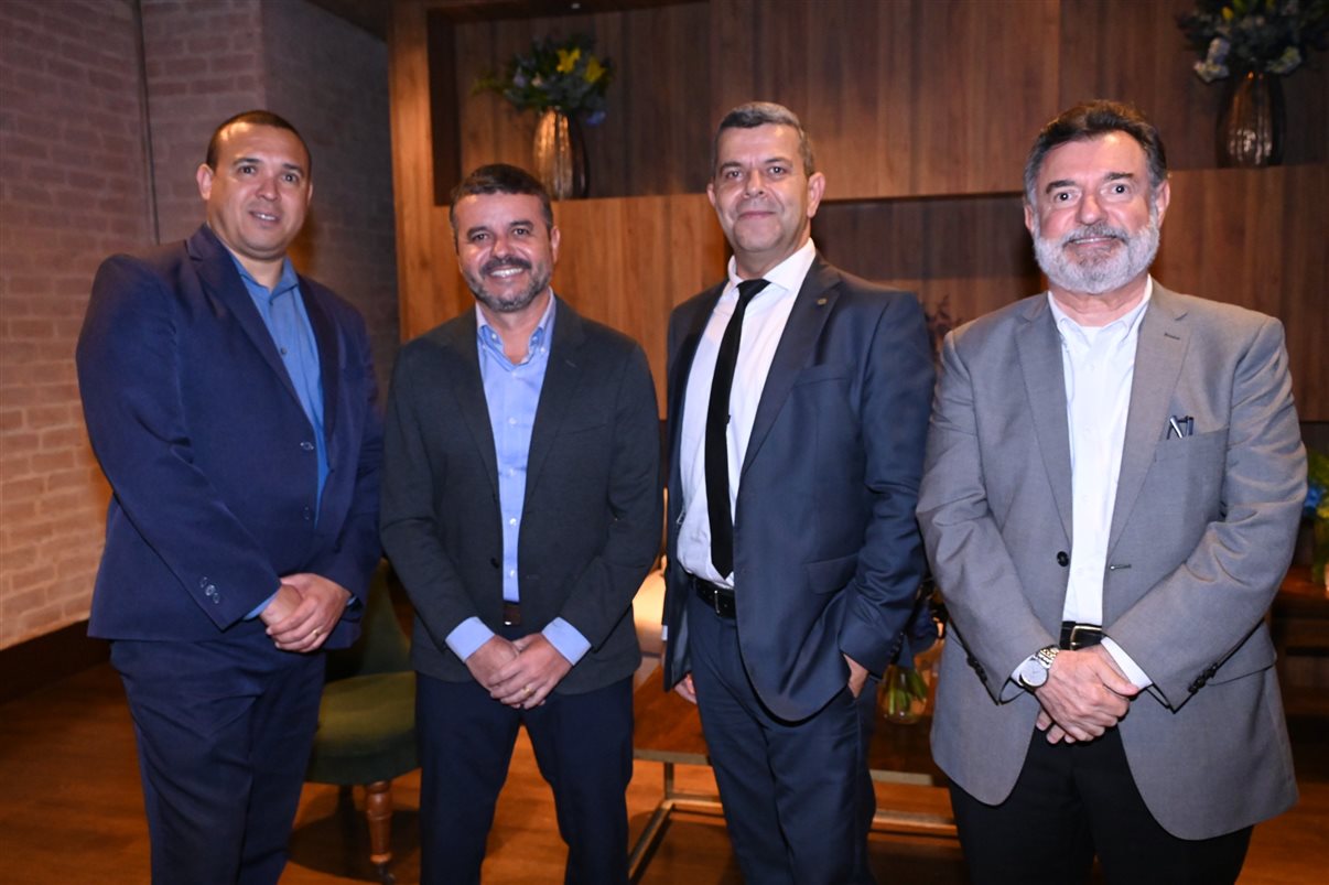 Douglas Camargo e Siderley Santos, ambos da Abracorp