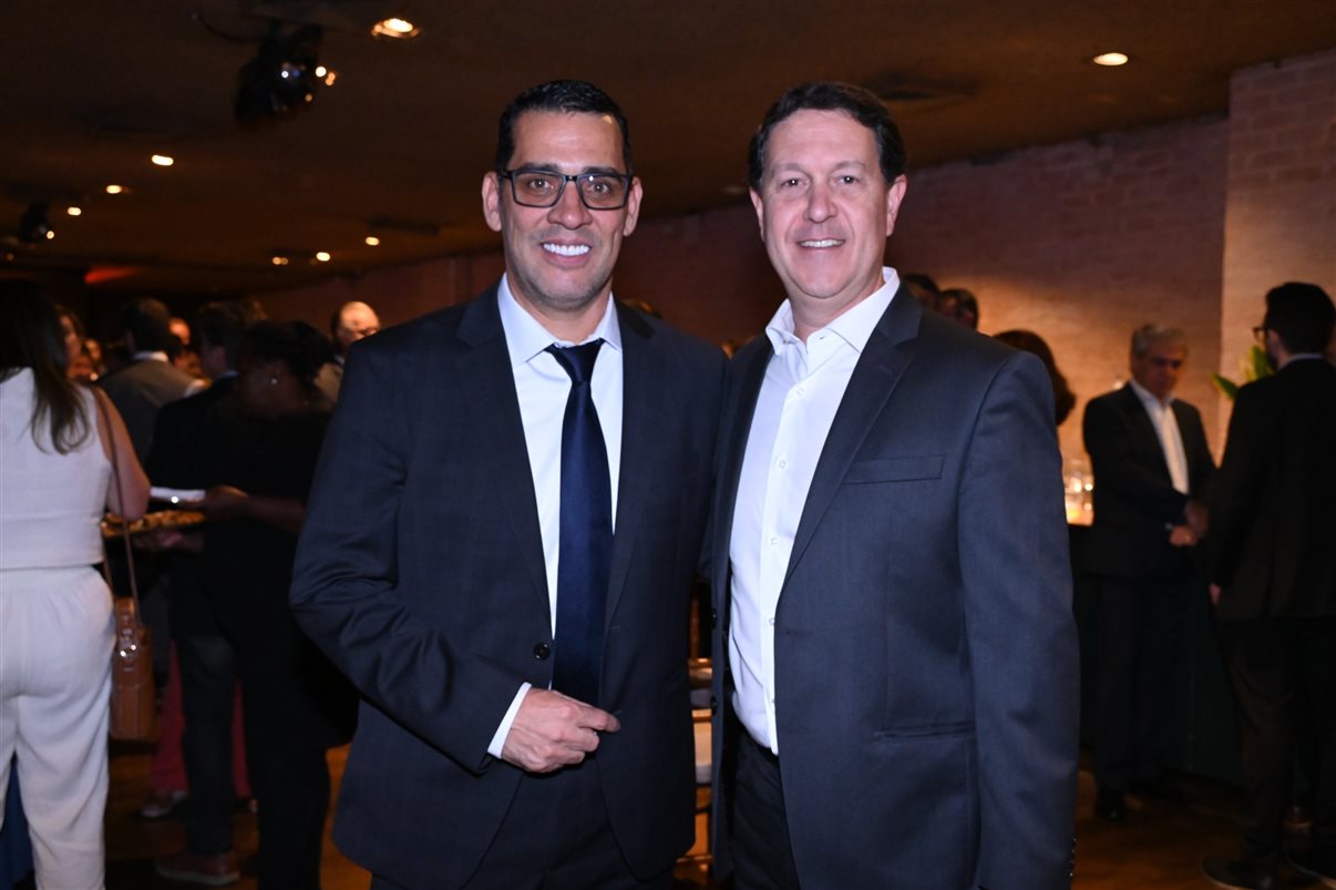 Douglas Camargo e Siderley Santos, ambos da Abracorp