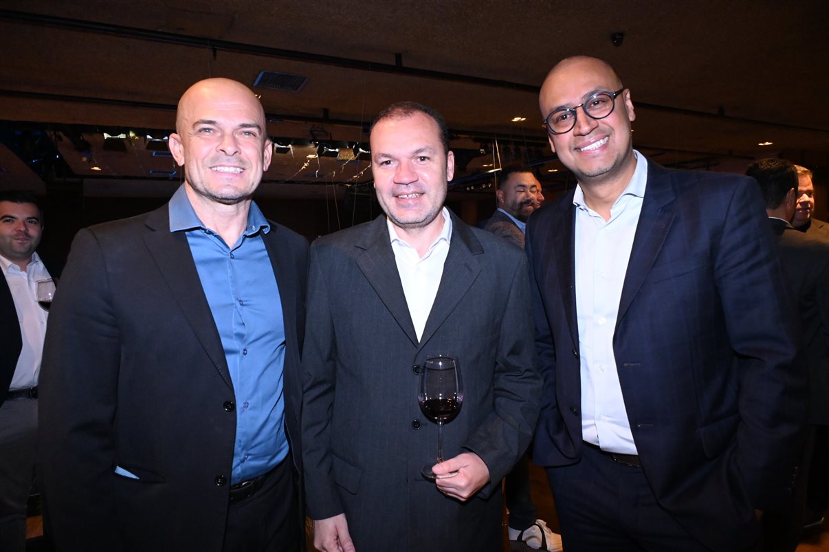 Douglas Camargo e Siderley Santos, ambos da Abracorp