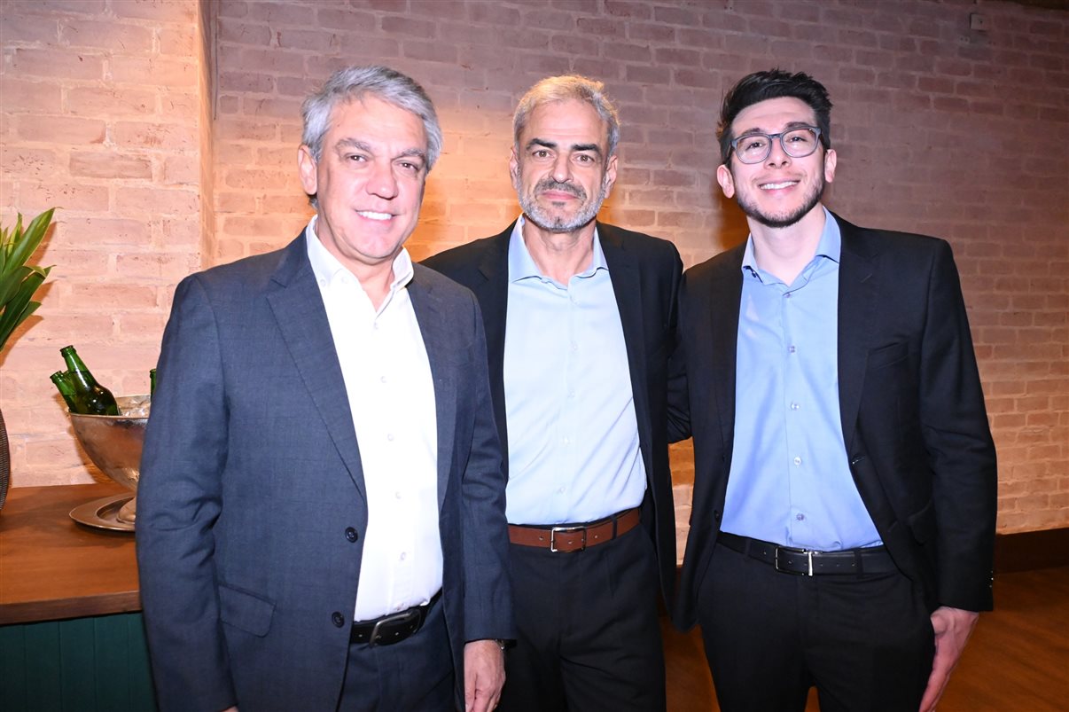 Douglas Camargo e Siderley Santos, ambos da Abracorp