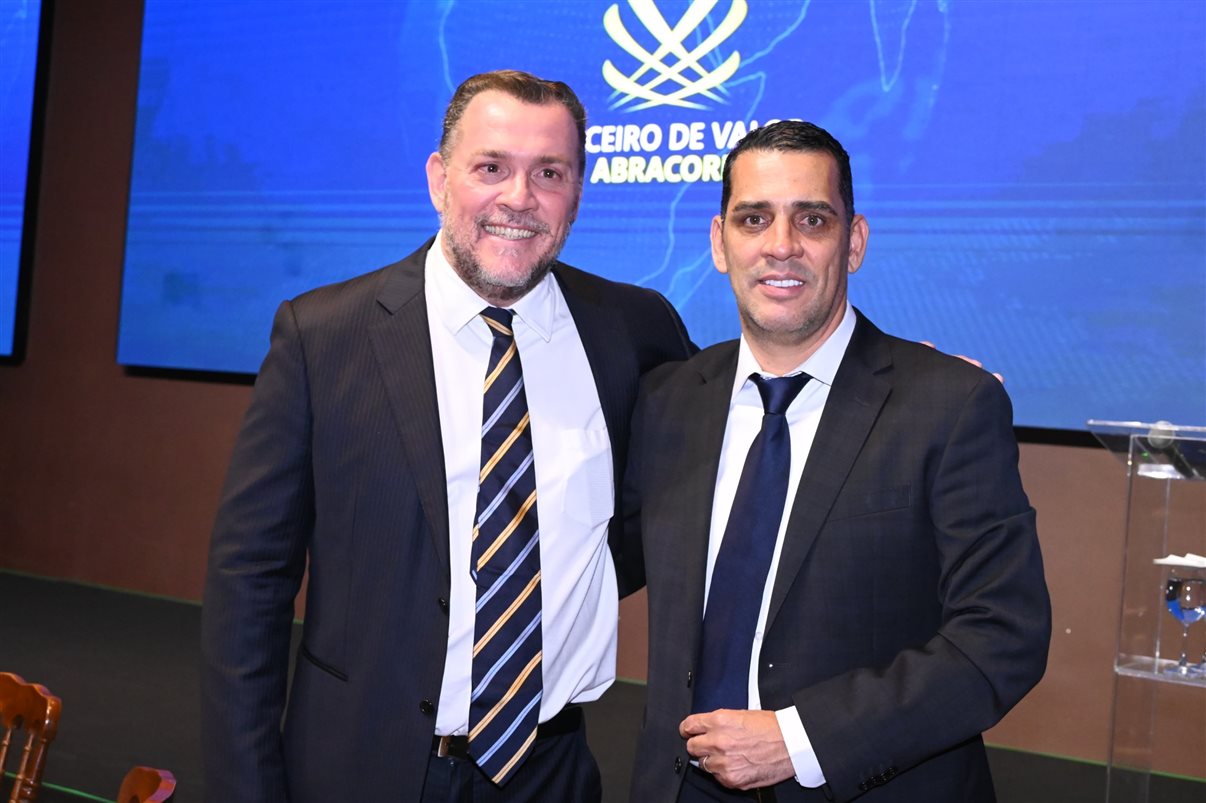 Douglas Camargo e Siderley Santos, ambos da Abracorp