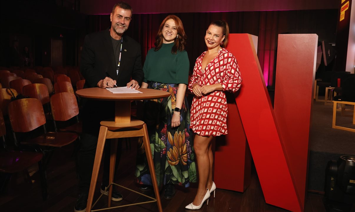 Marcelo Freixo, presidente da Embratur, Mariana Polidorio, diretora de Políticas Públicas da Netflix, e Fernanda Souza, atriz e apresentadora