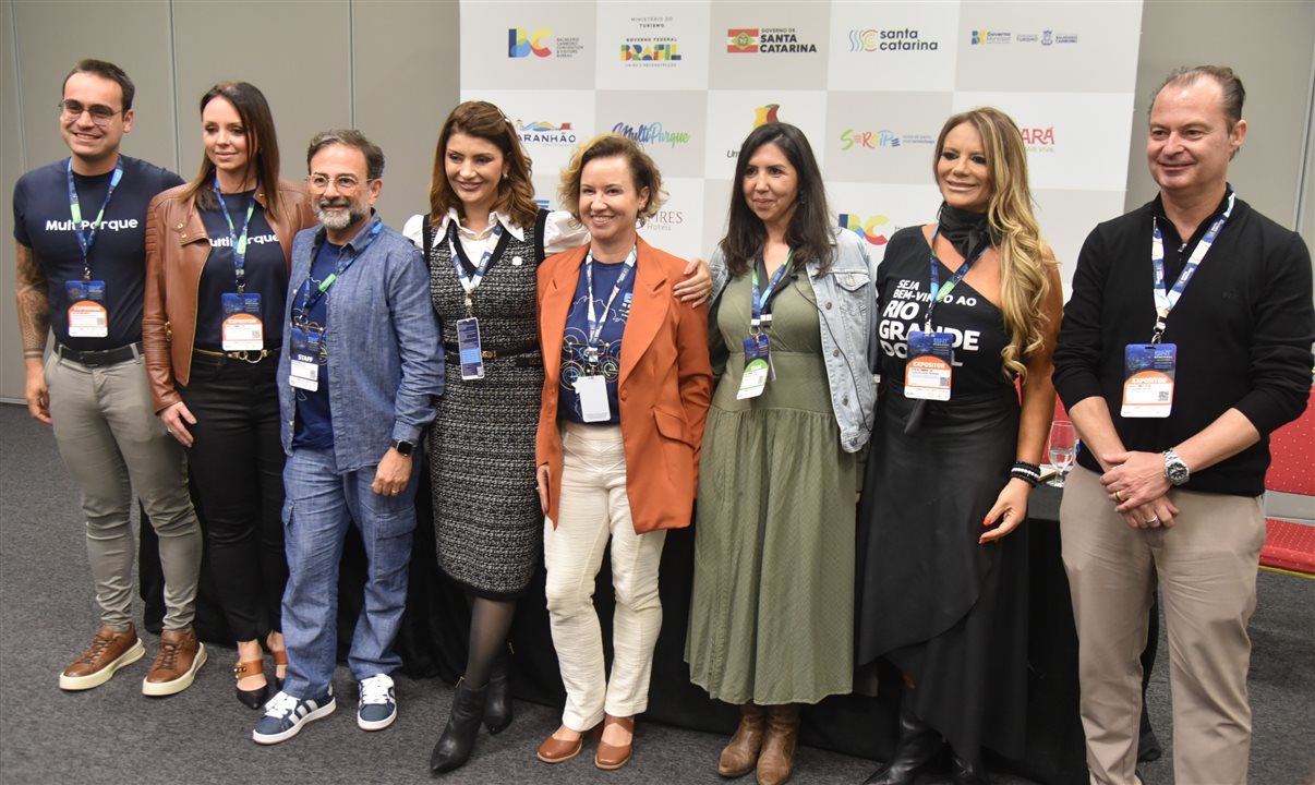 Odilio Mello (Multiparque), Geninho Góes (BNT Mercosul), Catiane Seif (Setur-SC), Andrezza Negrini (BCCVB), Fernanda (Expocentro Julio Tedesco), Claudia Borges (Setur-RS) e Evandro Neiva (Setur Balneário Camboriú)