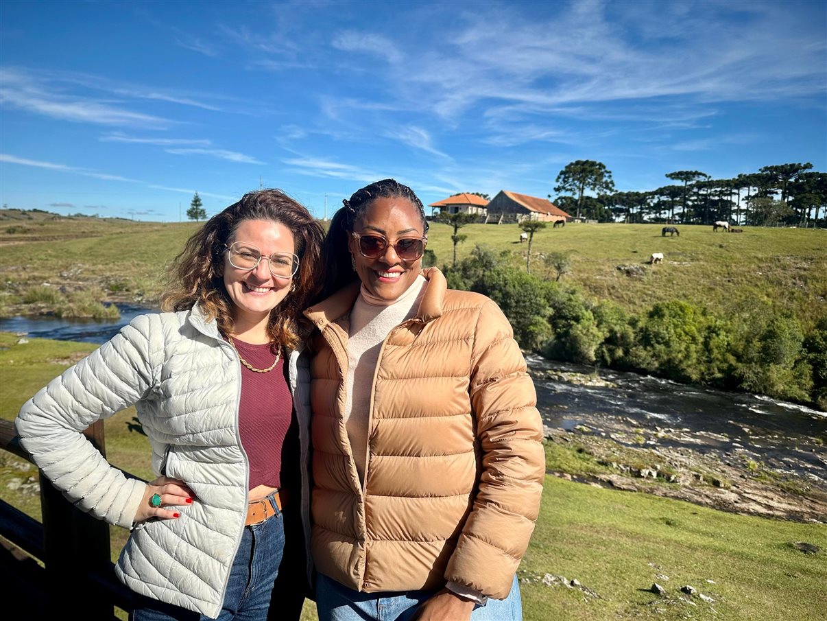 A agente de viagens Alice Assad com a mentora Rogéria Pinheiro