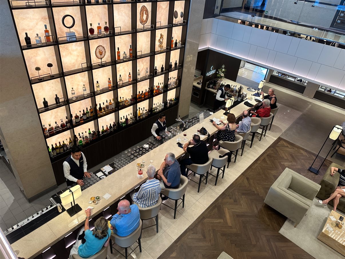 Bar principal do Explora I, no lobby