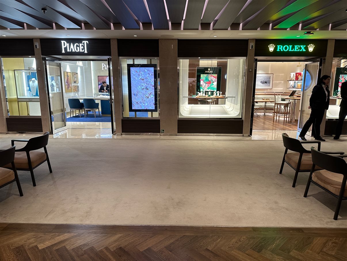 Piaget e Rolex são algumas das grifes a bordo do Explora I