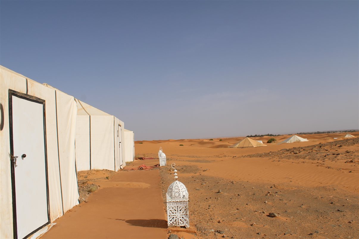 Fachada do Riad Xaluca, aos pés do deserto