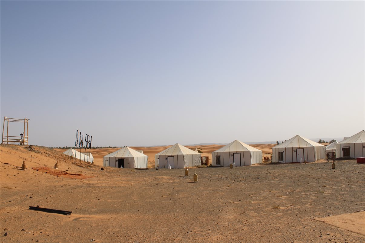 Fachada do Riad Xaluca, aos pés do deserto