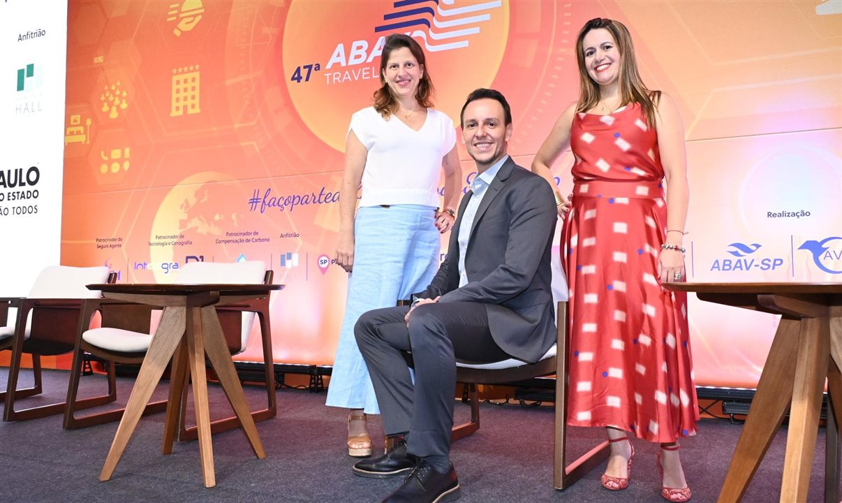 Marianna Alcorta, Juliana Assumpção e Bruno Waltrick, gerente executiva, diretora executiva e presidente da Abav-SP | Aviesp