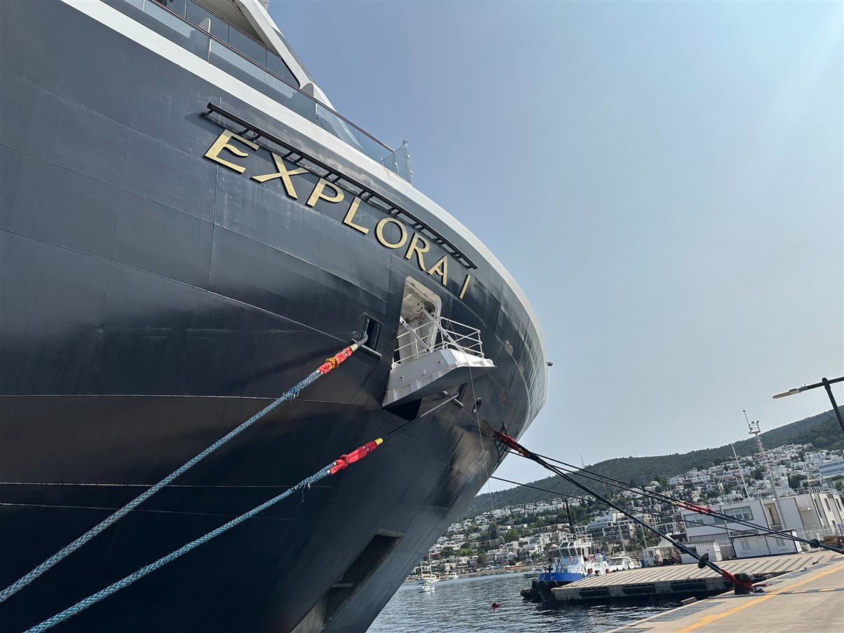 Explora I atracado em Bodrum, Turquia