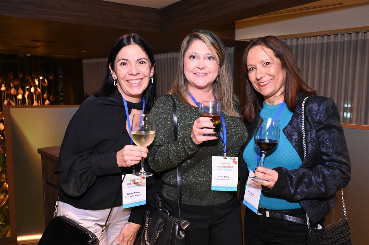 George Costa, da Luck Receptivo, Amanda Rocha, da Amanda Rocha Eventos Corporativos, Jarbiana Costa, do Natal CVB, e Neiwaldo Guedes, da Espacial Eventos