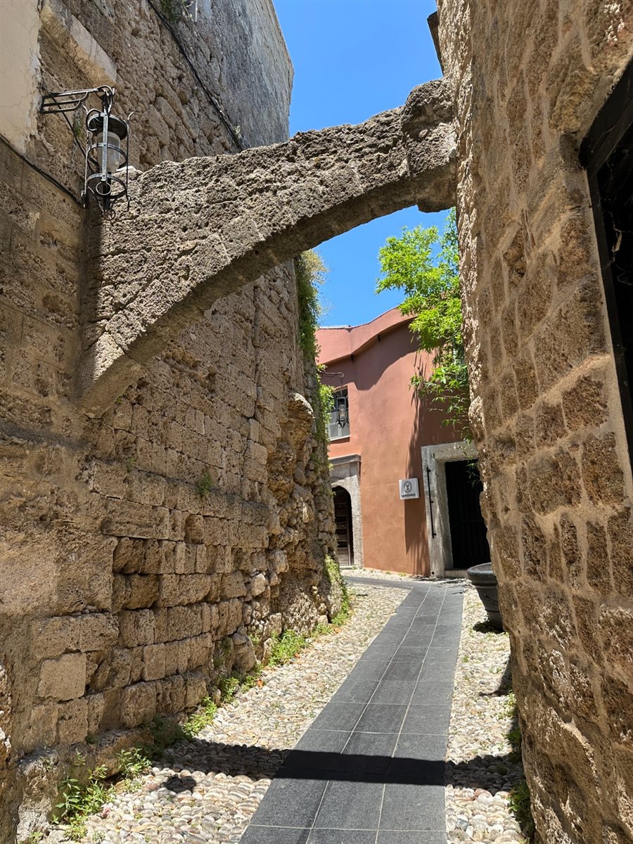 Rhodes: História viva entre muralhas na Cidade Medieval