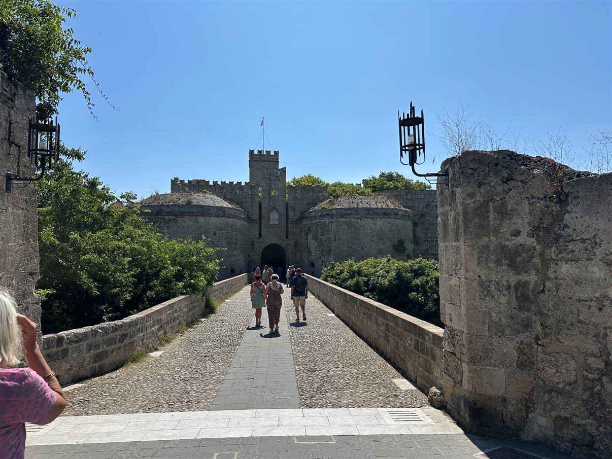 Rhodes: História viva entre muralhas na Cidade Medieval