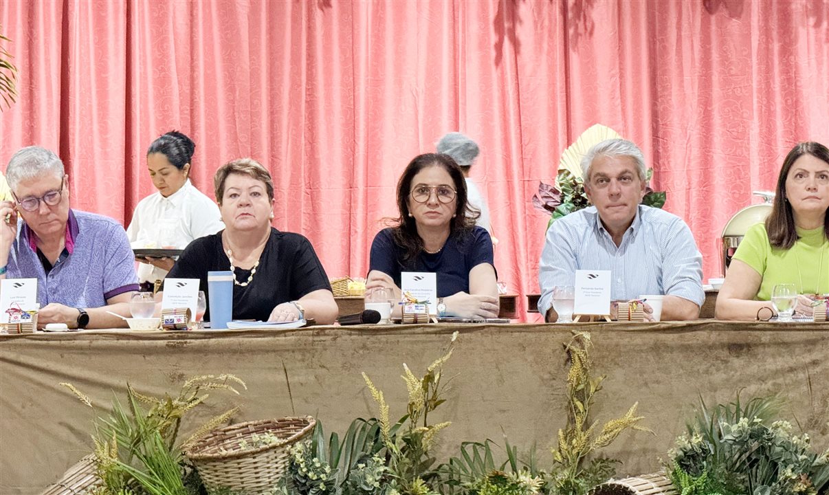 Luiz Strauss, Conceição Junckes, Ana Carolina Medeiros, Fernando Santos e Rita Vasconcelos, do Conselho da Abav Nacional