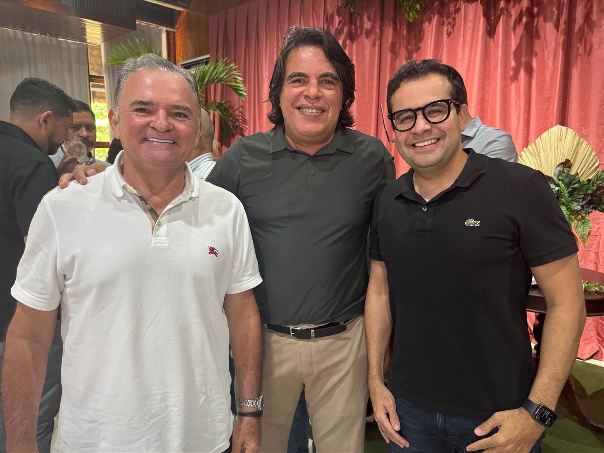 Ana Carolina Medeiros, presidente da Abav Nacional, ao lado de Fernando Santos, VP da Abav Nacional, e de Rita Vasconcelos, do Conselho da Abav Nacional