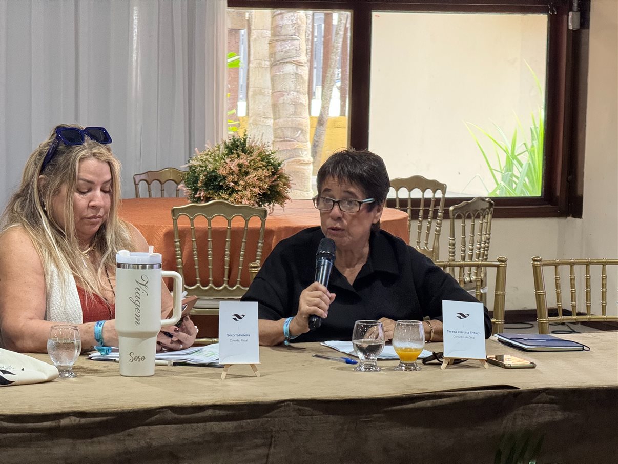 Ana Carolina Medeiros, presidente da Abav Nacional, ao lado de Fernando Santos, VP da Abav Nacional, e de Rita Vasconcelos, do Conselho da Abav Nacional