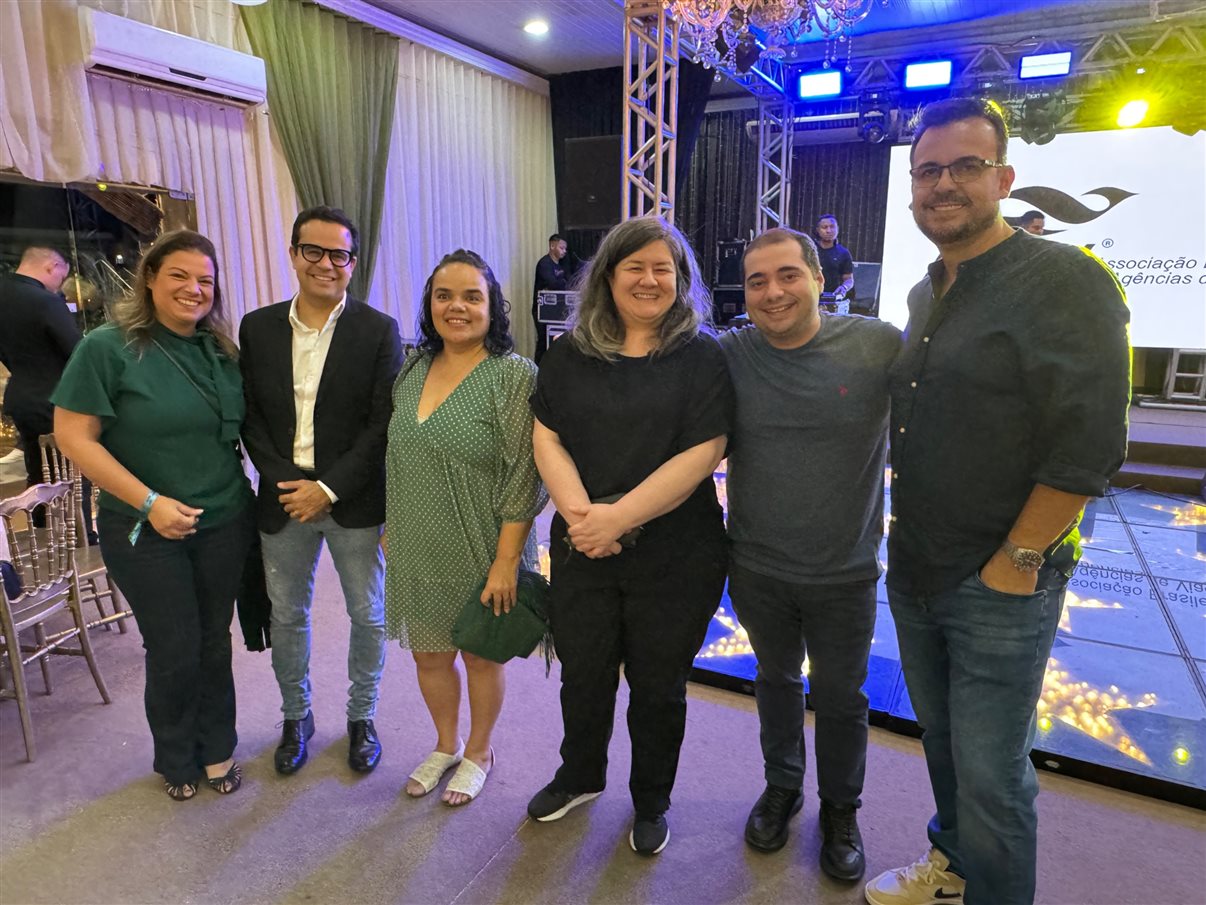 Elenilton Marques, da Abav-AP, Ana Carolina Medeiros, da Abav Nacional, Syntia Lamarão, secretária de Turismo do Amapá, Antônio Karp e Bianca Serafim, da Latam, Daniel Braz, da Sefaz, e Gabriel Flores, da ABBTur
