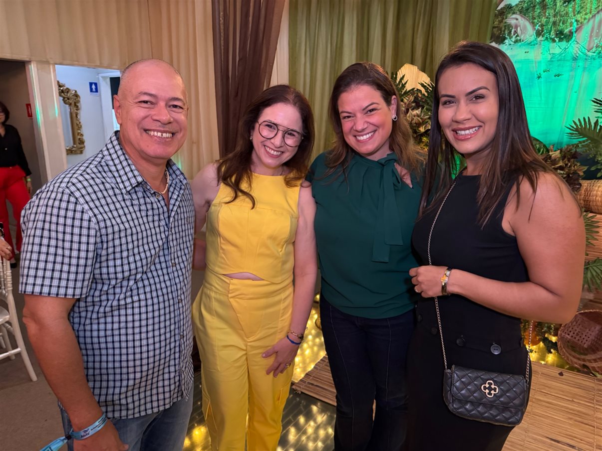 Elenilton Marques, da Abav-AP, Ana Carolina Medeiros, da Abav Nacional, Syntia Lamarão, secretária de Turismo do Amapá, Antônio Karp e Bianca Serafim, da Latam, Daniel Braz, da Sefaz, e Gabriel Flores, da ABBTur