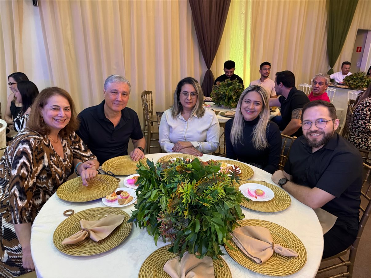 Elenilton Marques, da Abav-AP, Ana Carolina Medeiros, da Abav Nacional, Syntia Lamarão, secretária de Turismo do Amapá, Antônio Karp e Bianca Serafim, da Latam, Daniel Braz, da Sefaz, e Gabriel Flores, da ABBTur