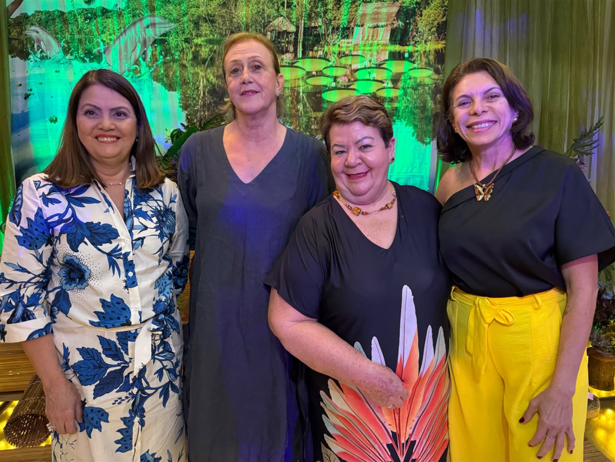 Elenilton Marques, da Abav-AP, Ana Carolina Medeiros, da Abav Nacional, Syntia Lamarão, secretária de Turismo do Amapá, Antônio Karp e Bianca Serafim, da Latam, Daniel Braz, da Sefaz, e Gabriel Flores, da ABBTur