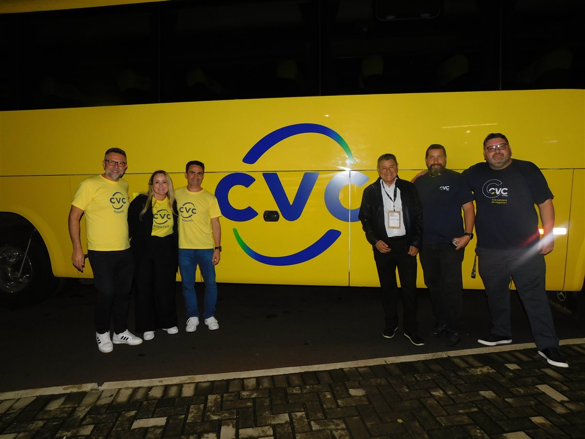 Douglas Silva, Luciane Gonçalves, Rogerio Mendes, da CVC, Felipe Gonzalez, do receptivo da CVC, Diego Ortega e João Rafael, da CVC