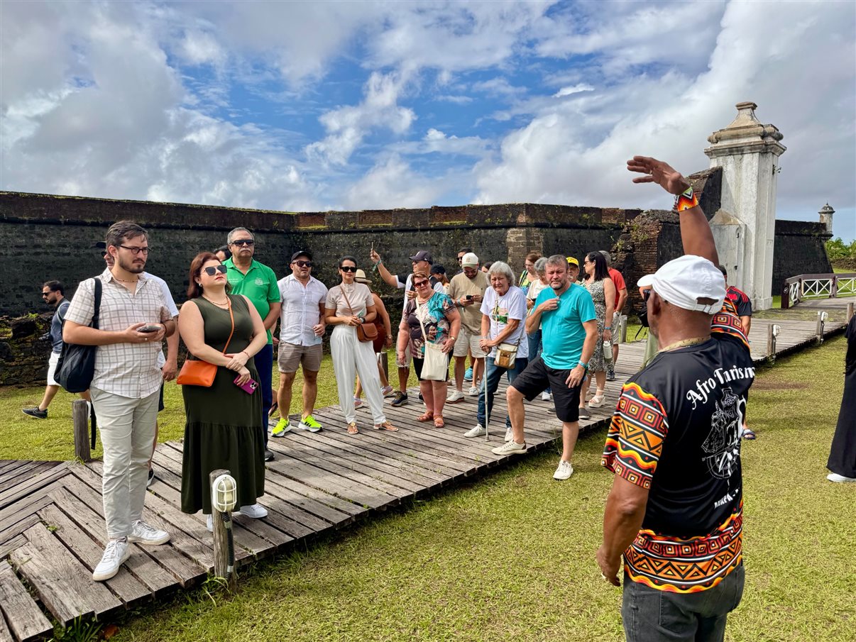 Agentes de viagens na Fortaleza de São José de Macapá
