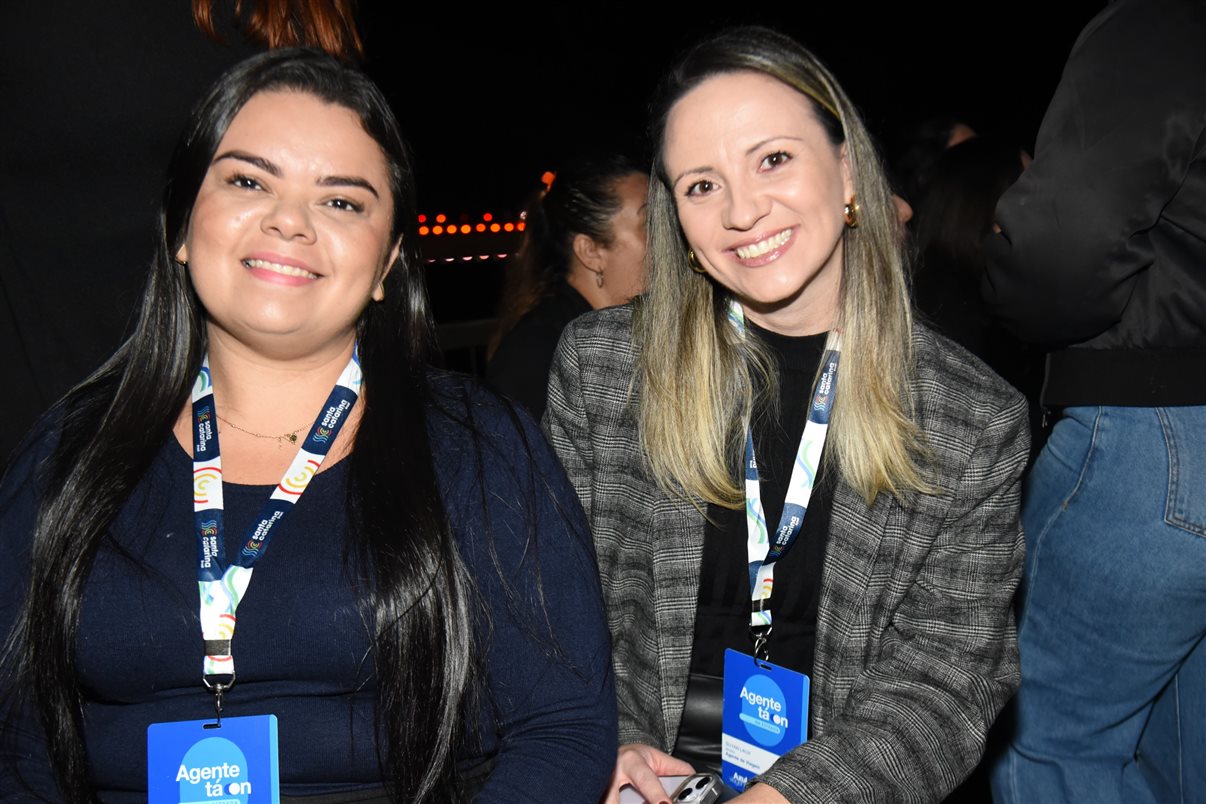Gabrielle Assis, da Belvitur, Marina Souza, da Vilhetur, Irapuan Cortes Santos, do Viaje Paraná, Maisa Lima, da Mapstur Turismo, Giulliana Mesquita, da Azul Viagens, e Daniel Bicudo, da Azul