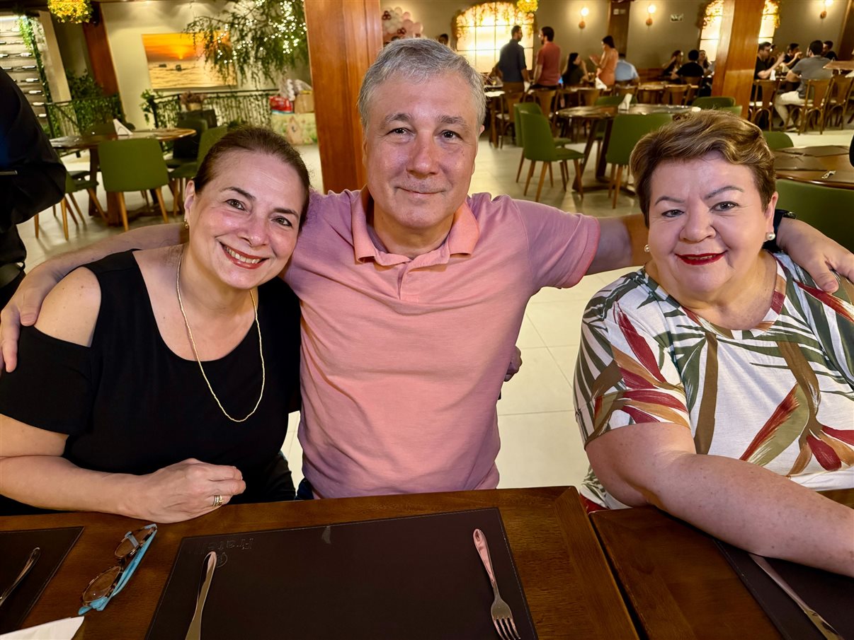 Hoje rolou brinde para comemorar a viagem da comitiva da Abav Nacional