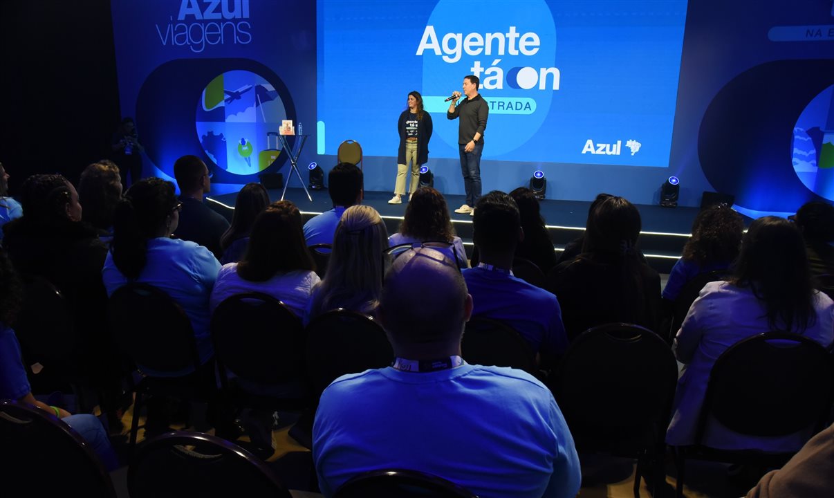 Giulliana Mesquita, da Azul Viagens, e Daniel Bicudo, da Azul