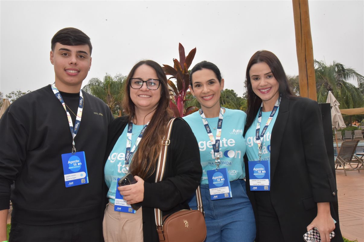 Priscila Oliveira, da Claudia Ramires Viagens, com Pamela Peters e Priscila Gonçalves, da Mulher Turismo