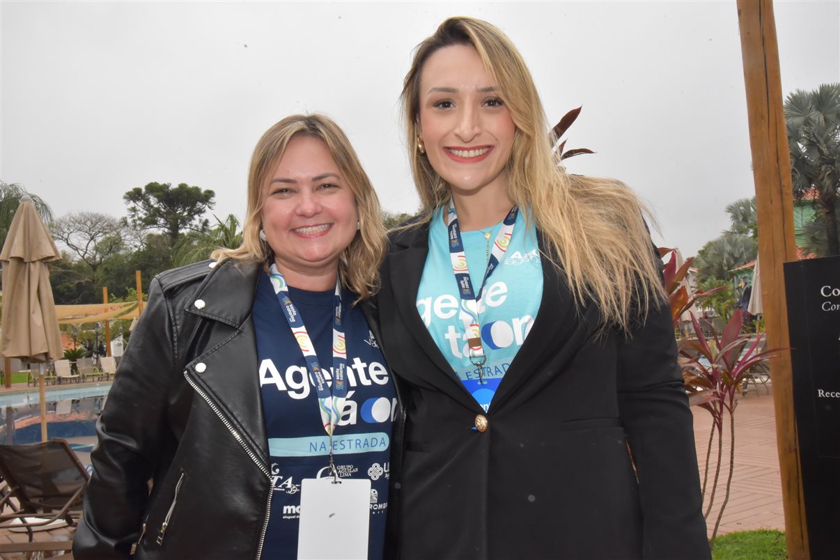 Priscila Oliveira, da Claudia Ramires Viagens, com Pamela Peters e Priscila Gonçalves, da Mulher Turismo