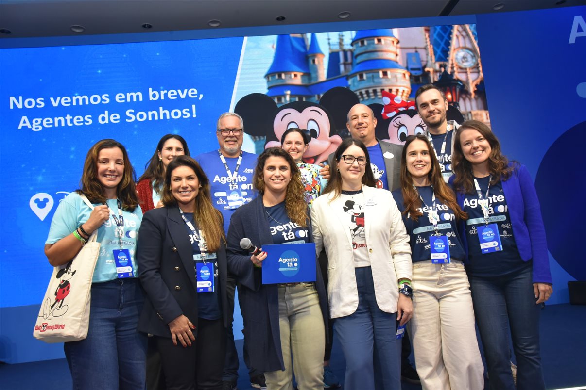 Priscila Oliveira, da Claudia Ramires Viagens, com Pamela Peters e Priscila Gonçalves, da Mulher Turismo